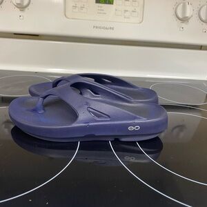 OOFOS Navy Blue Women's Foam Thong Sandals